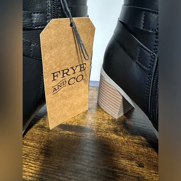 Frye and Co. Women’s Black Italia Stacked Heel Booties NWT Size 11